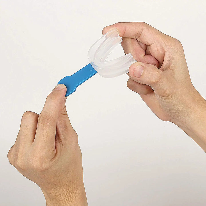 "Anti-Schnarch-Mundschutz aus weichem Silikon, durchsichtig, ergonomisches Design für nächtlichen Zahn- und Schnarchschutz."