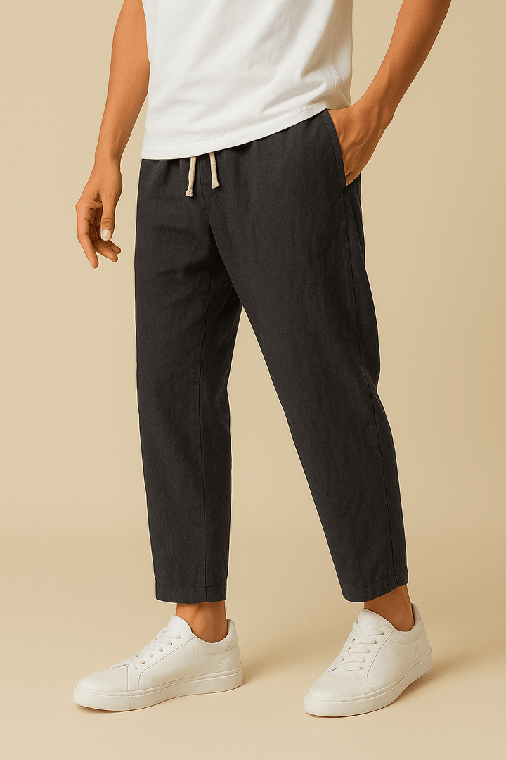 Herren Sommerhose in Schwarz mit elastischem Bund und Taschen