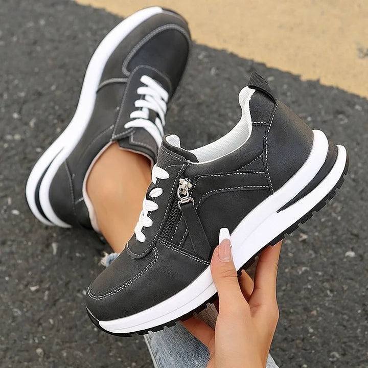 Schwarze Damen Freizeitschuhe mit praktischem Reißverschluss
