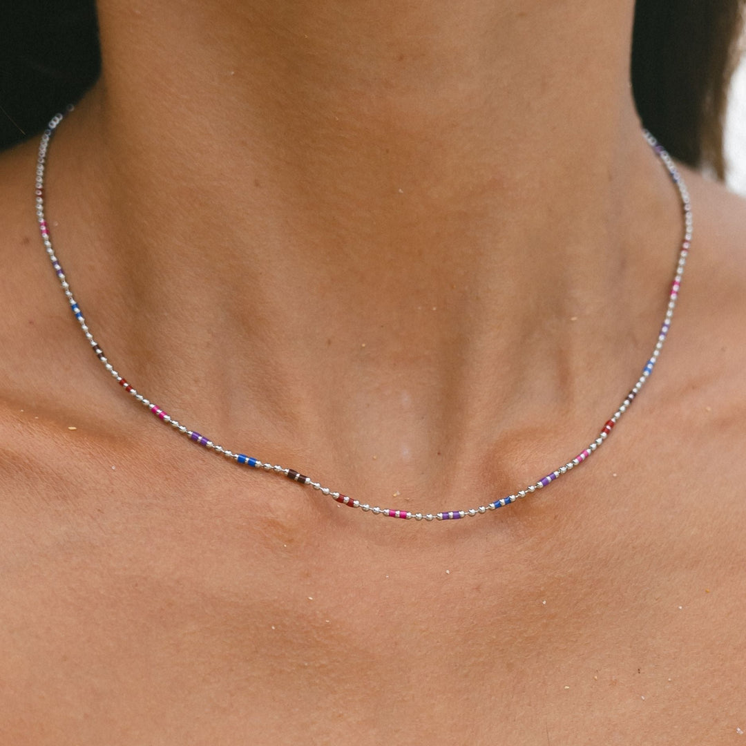 Bunte Perlenkette als Regenbogen Choker für Damen Schmuck