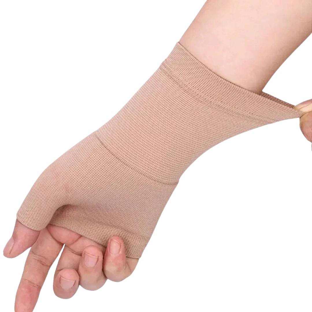 "Beige Handgelenk-Kompressionsmanschette mit Daumenstütze für Schmerzlinderung und Schwellungsreduktion. Größen S bis XL."