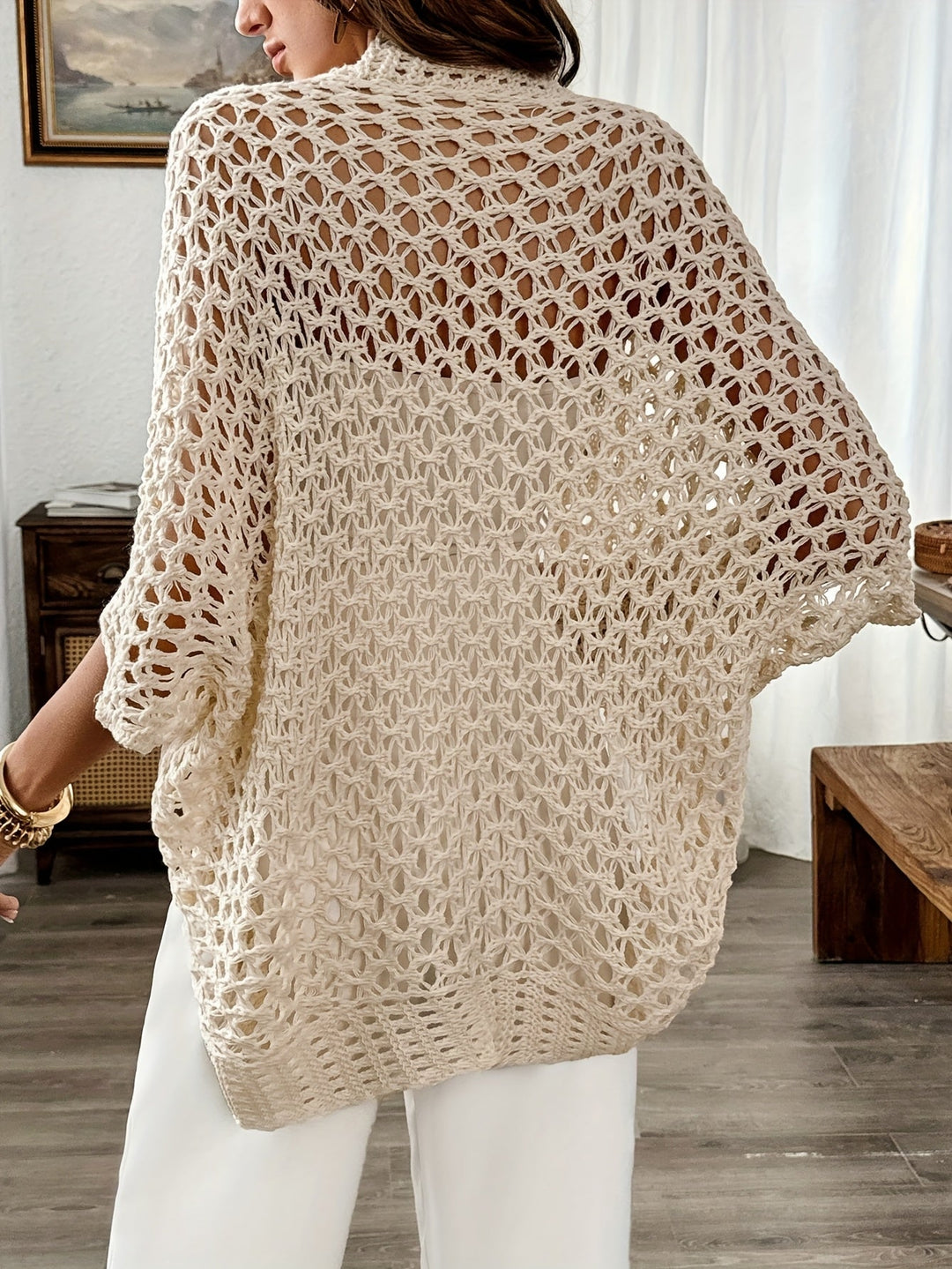 Drapierter, offener Damen Cardigan in Beige, perfekt für stilvolle Wintermode.