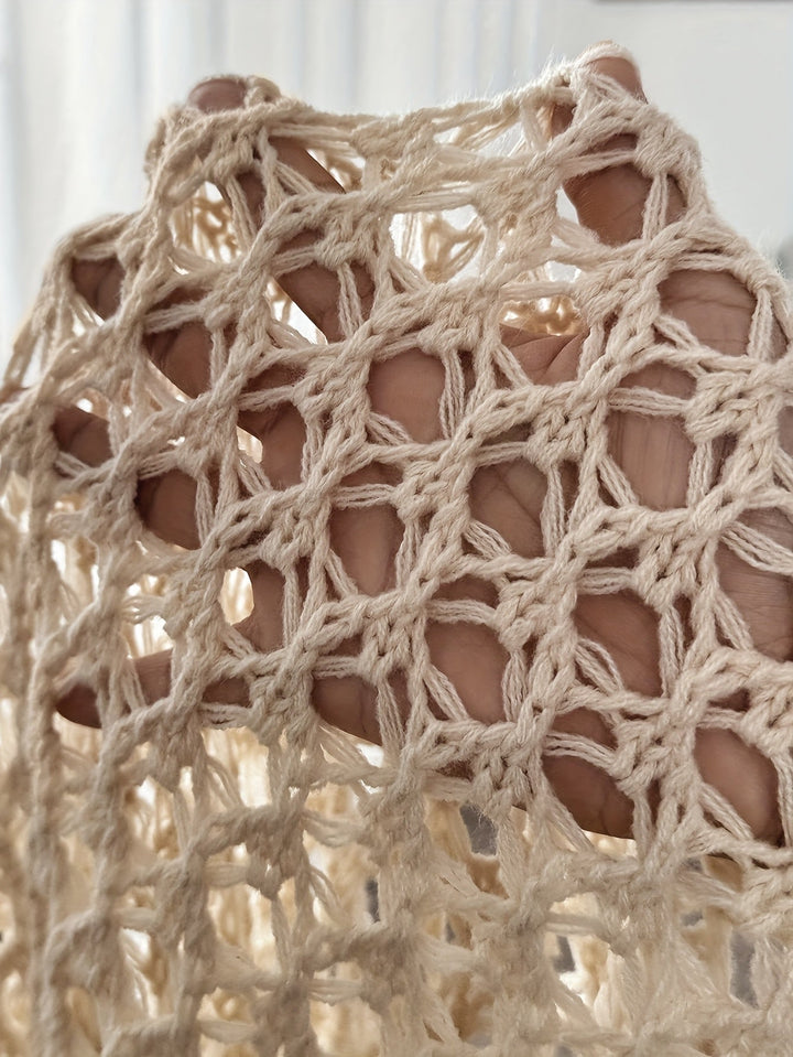 Modischer Damen Winter Cardigan in Beige, elegant drapiert für den Layering Look.
