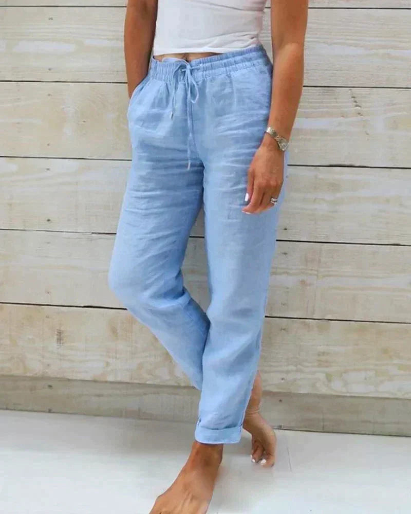 Bequeme Damen Freizeithose mit Stretchbund, ideal für Alltag und Herbsturlaub.