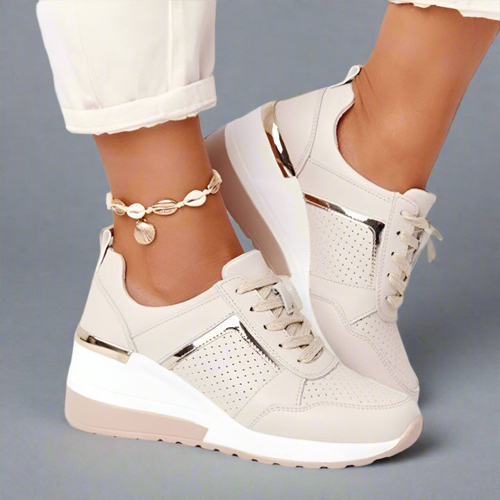 Bequeme Damen Keilabsatz Sneaker für den Alltag, ideal für Frühling und Sommer.