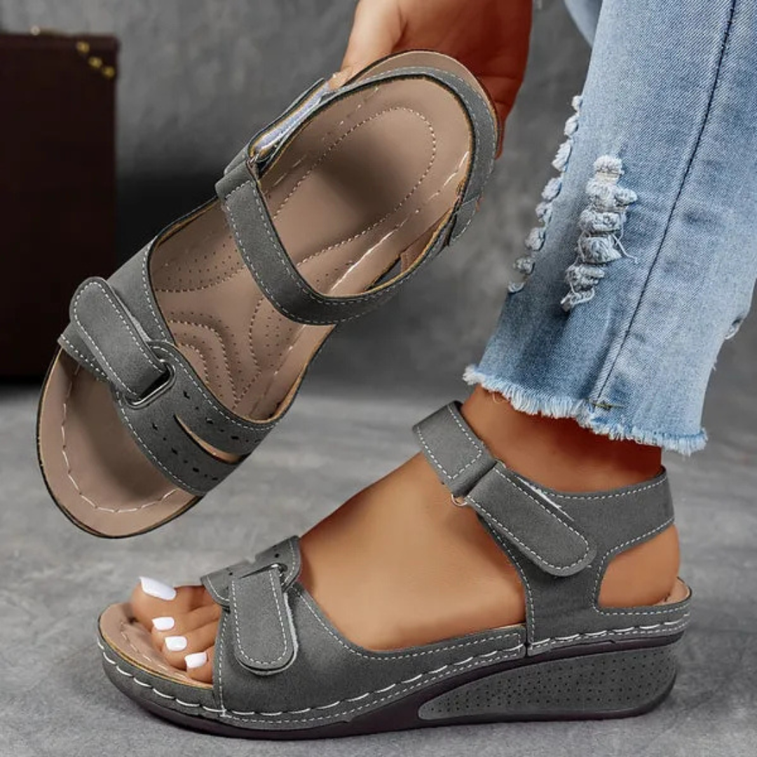 Rutschfeste Damen Sandalen, perfekt als Alltagsschuhe & Freizeitschuhe mit sicherem Halt.