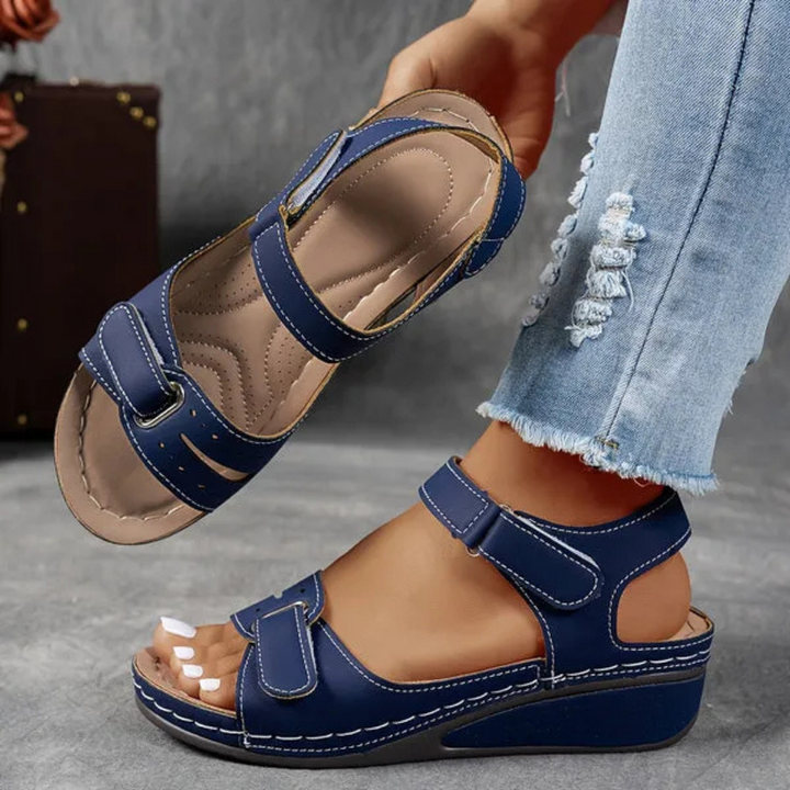 Entspannende Damen Sandalen mit optimaler Fußgewölbestütze & rutschfester Sohle für unbeschwerten Sommergenuss.