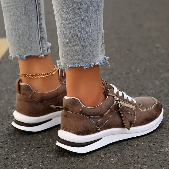 Vielseitige Damen Sneaker, die Komfort und Stil für Alltag, Freizeit und Spaziergänge kombinieren.