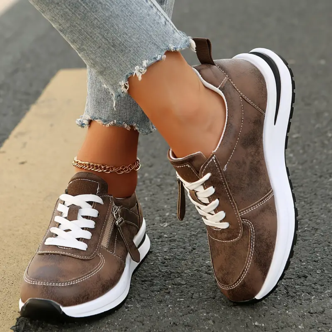 Robuste Sohle der Damen Komfortschuhe bietet exzellente Unterstützung und Grip beim Gehen.