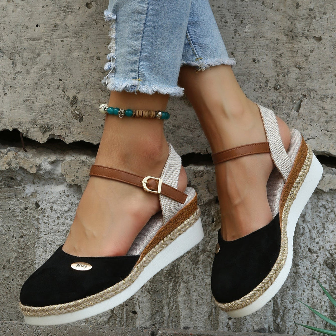 Stilvolle und bequeme Damen Espadrilles, perfekte Sommerschuhe mit flacher, stützender Sohle für jeden Tag.