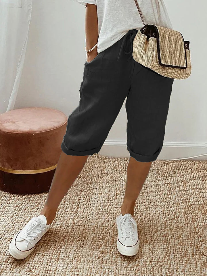 Bequeme Damen Sommer Shorts mit Elastikbund, ideal für Freizeit & Urlaub. Komfortabel, atmungsaktiv, vielseitig.