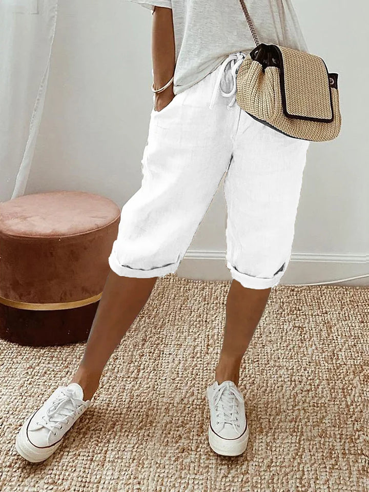 Stylische Damen Sommer Shorts, bequeme kurze Hose mit Gummibund. Optimal für entspannte Sommertage.