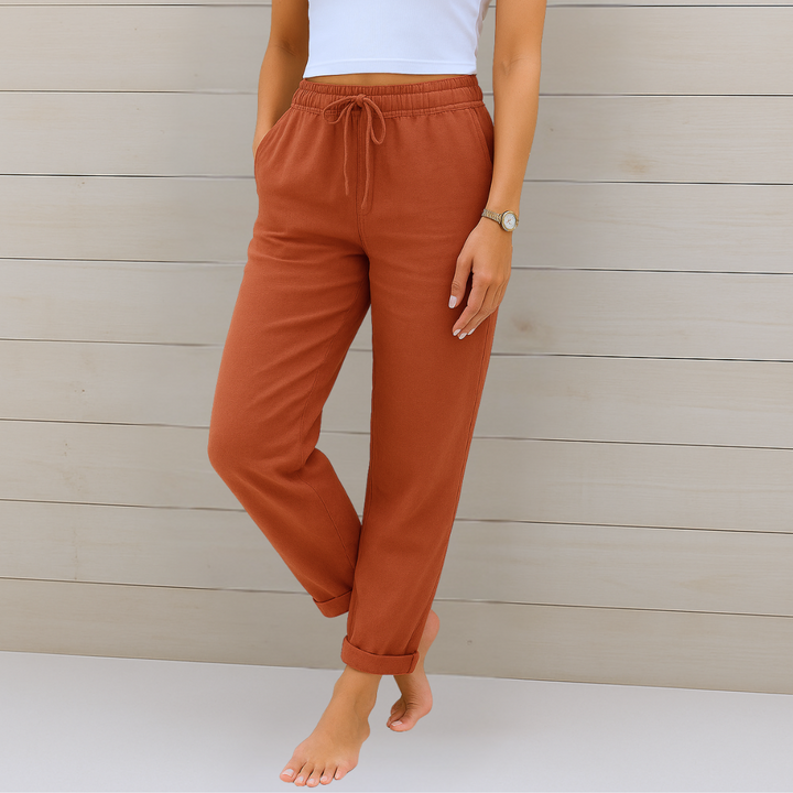 Vielseitige Damenhose im Relaxed Fit, bietet ultimative Eleganz und Komfort für jede Gelegenheit.