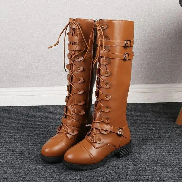 Bequeme flache Damen-Herbststiefel in Schwarz, kniehoch und stylisch für den Alltag. Ideal für kalte Tage.