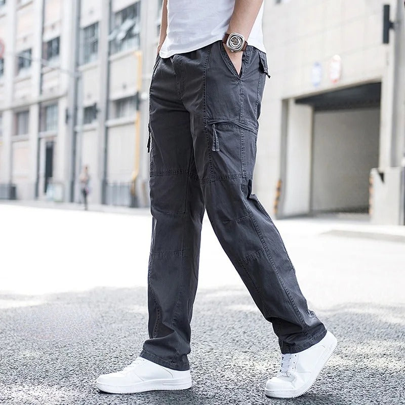Warme Herren-Cargohose, Loose Fit, mit Seitentaschen. Ideal als bequeme Winterhose für Alltag und Outdoor-Abenteuer.