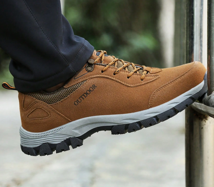 Orthopädische Herren-Herbstschuhe gegen Fersensporn & Plantarfasziitis mit stoßdämpfender Sohle.