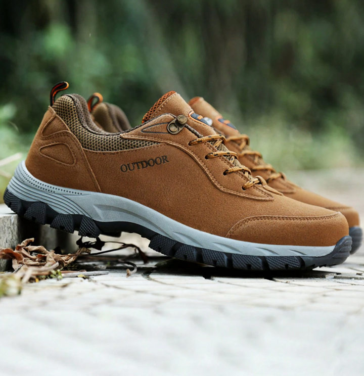 Robuste Herren-Walkingschuhe für Herbst & Alltag; bequem mit stoßdämpfender Komfortsohle.
