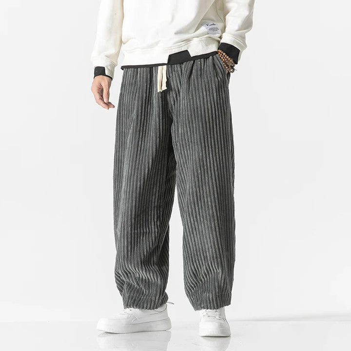 Bequeme Herren-Loungehose mit Kordelzug für maximalen Komfort und entspannten, lässigen Stil.