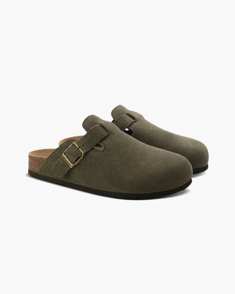 Praktische Herren Clogs mit Slip-On-Funktion und rutschfester Sohle für sicheren Tritt im Alltag.