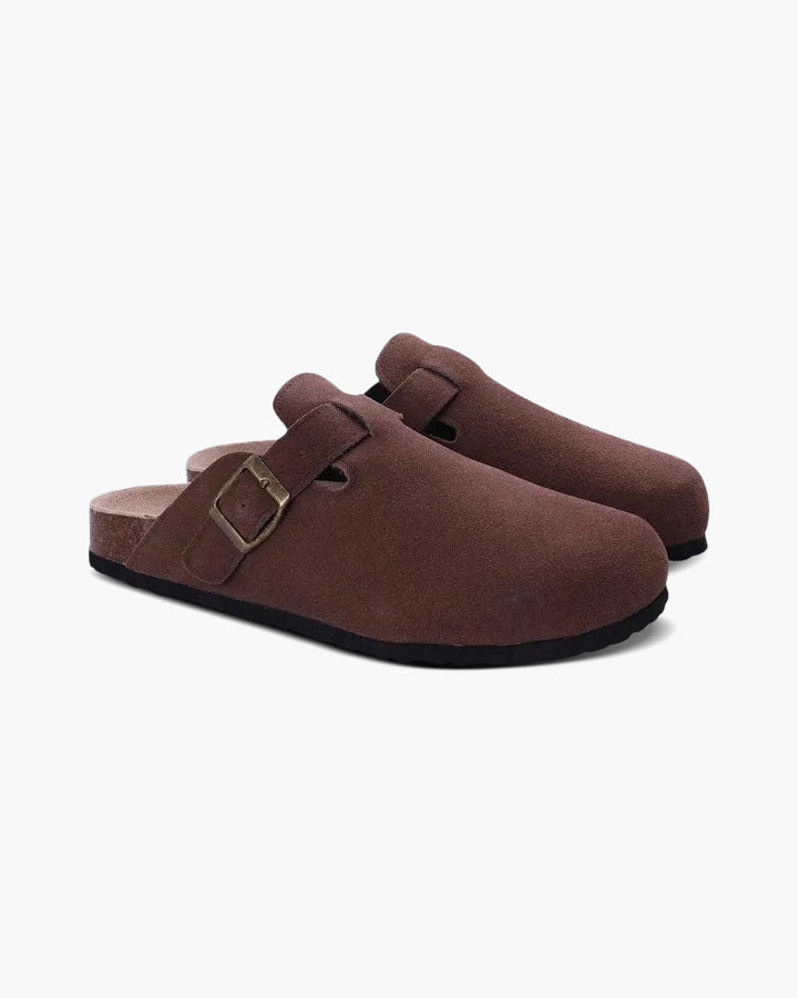 Einfach anzuziehende Herren Slip-On-Clogs. Bieten Komfort und stylische Optik als bequeme Herrenschuhe.