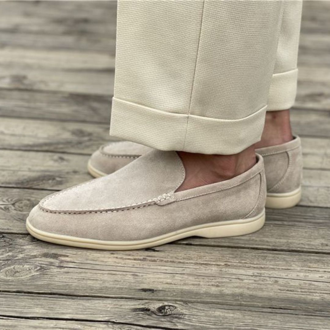 Schwarze Herren Slip-On Loafers, komfortabel & vielseitig für Frühlingstage.