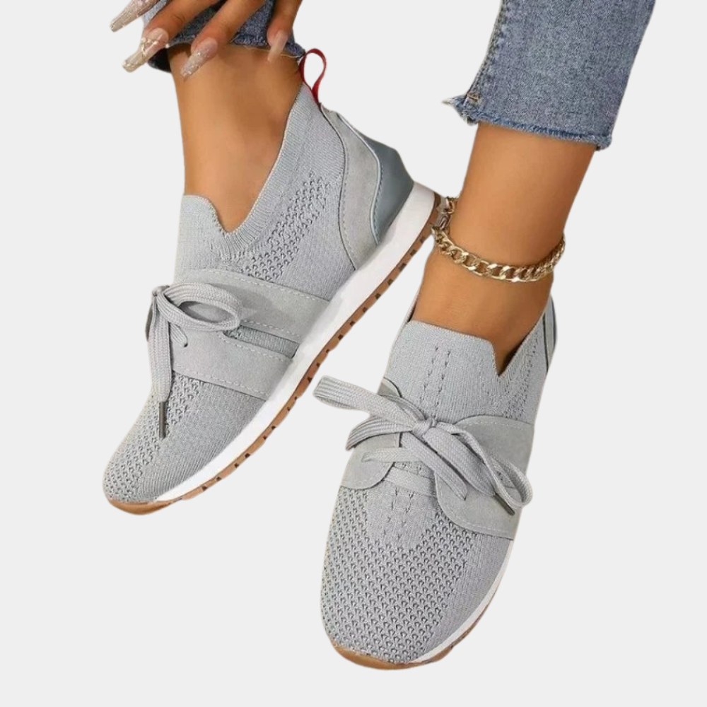 Bequeme Petra Damen Strick Sneakers mit Komfortsohle. Ideale Alltagsschuhe für entspannte Freizeitlooks.