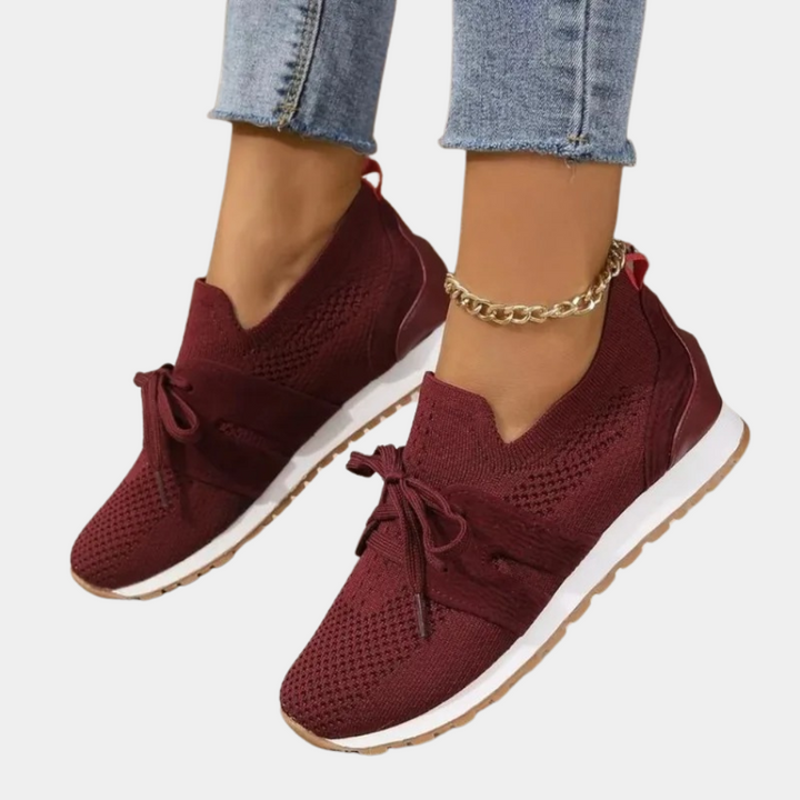 Komfortable Petra Freizeitschuhe für Damen mit weicher Strick-Passform und dämpfender Komfortsohle.