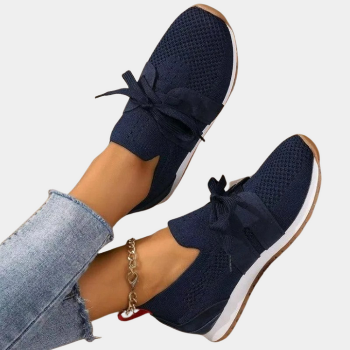 Stylische Petra Damen Sneakers aus Strick, perfekt für bequemen Tragekomfort den ganzen Tag.