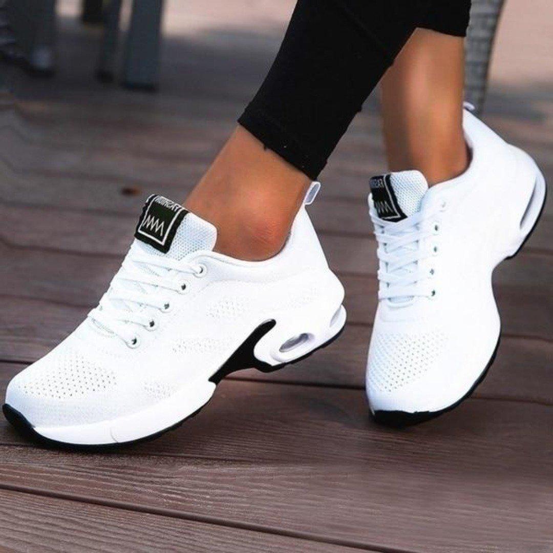 Komfortable Slip-On Damen Schuhe für Herbst, atmungsaktiv, gepolstert und vielseitig.