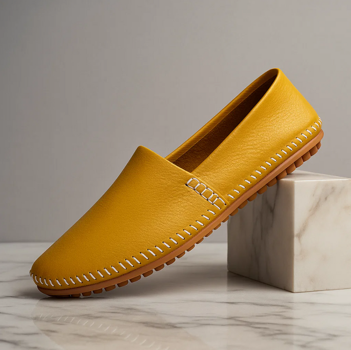 Handgenähte kamelbraune Herren Loafer, rutschfest und elegant – perfekt für Frühling & Sommer.