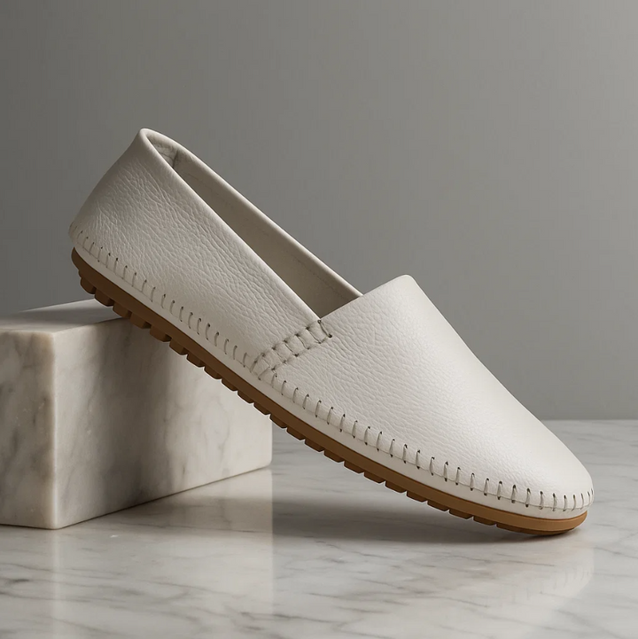 Schwarze rutschfeste Herren Loafer, vielseitige Slipper für Business Casual oder entspannte Tage.