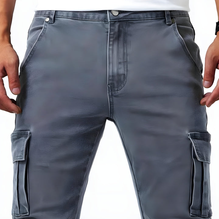 Vielseitige Herren Jeans-Cargohose, bequem und stilvoll. Eine moderne Freizeithose für jeden Tag und Anlass.
