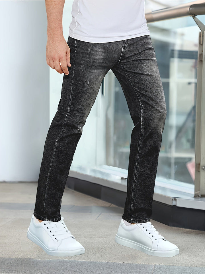 Rückansicht der blauen Herren Stretch Jeans mit perfekter Passform & bequemem Schnitt.