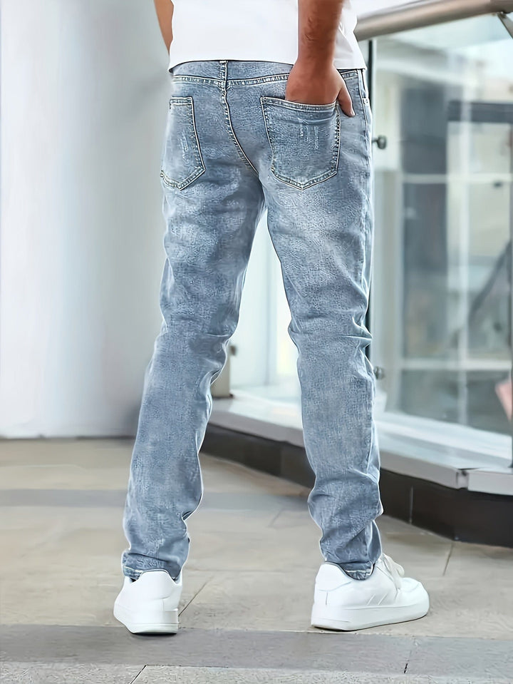 Verschluss-Detail der Herren Stretch Jeans: hochwertige Knöpfe & robustes Design für Langlebigkeit.