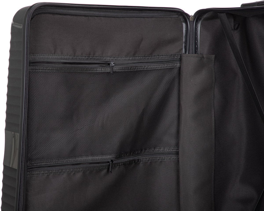 Geräumiger blauer Reisekoffer, ein stylischer und funktionaler Trolley für alle Ihre Urlaubs- und Reisebedürfnisse.