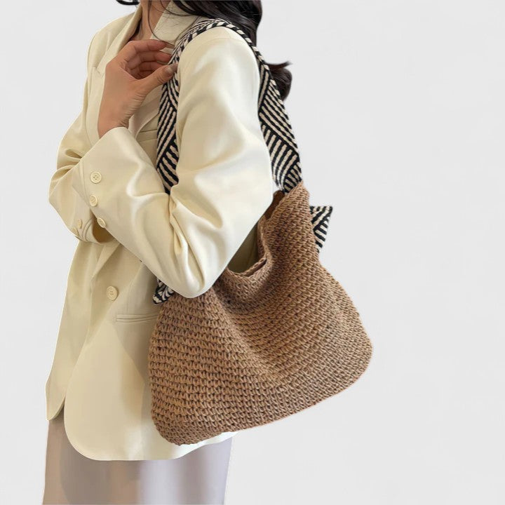 Stilvolle Boho Tasche für Damen in Naturtönen, ideal für Casual-Outfits.