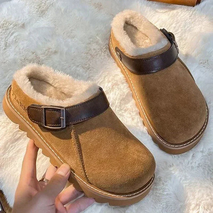 Stilvolle, warme Damen Schlupfstiefel in Dunkelbraun, ideal für Herbst & Winter, komfortabel und rutschfest.