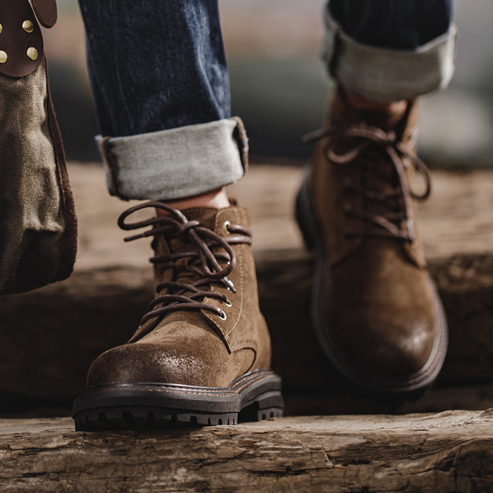 Braune Herren-Arbeitsstiefel, robust, wetterfest und klassisch für Outdoor & Freizeit.