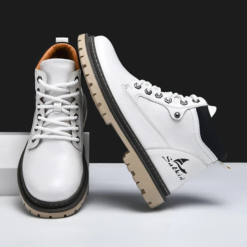 Praktischer blauer Herren Winter-Schnürstiefel, warm, wetterfest & mit Profilsohle für sicheren Stand.
