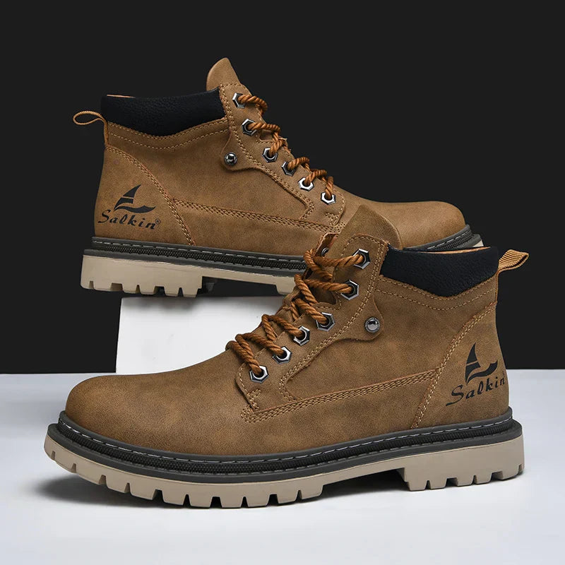 Stylischer blauer Herren Winterschuh, Schnürstiefel für kalte Tage, warm und wasserabweisend.