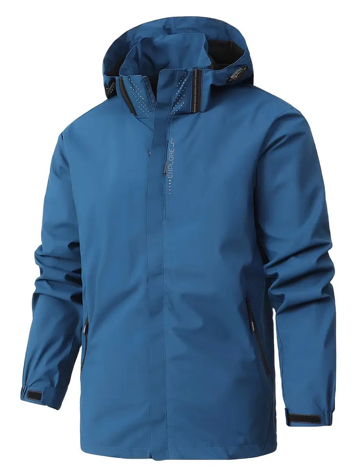 Leichte Herren Outdoorjacke mit versiegelten Nähten als zuverlässiger Regenschutz