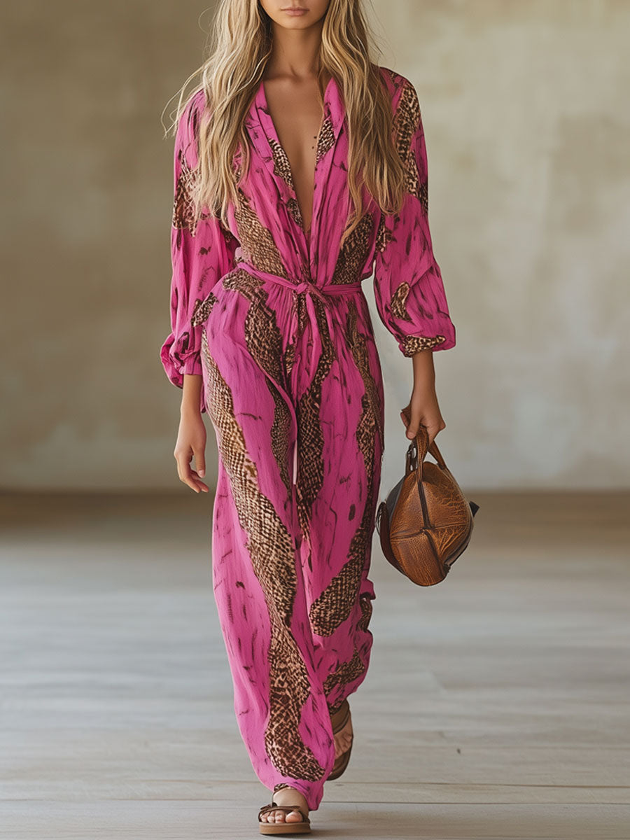 Damen Jumpsuit Roségold mit Leopardenmuster in Bewegung