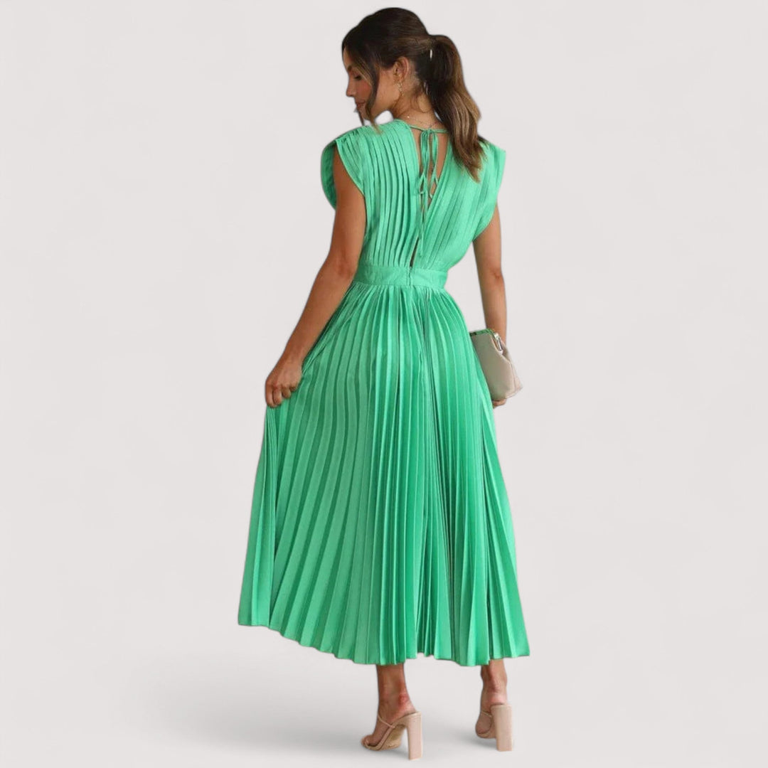 Schönes Sommerkleid für Damen mit verstellbarer Taille für eine perfekte Passform im Alltag.