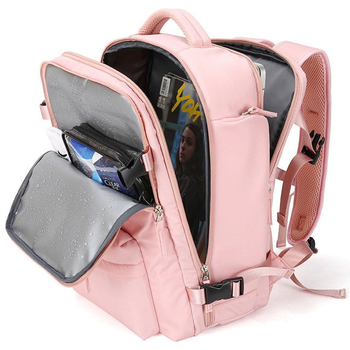 "Cremfarbener geräumiger Reiserucksack, Frauen Accessoire, Vorderansicht, vielseitig mit robustem Design, ideal für Reisen"