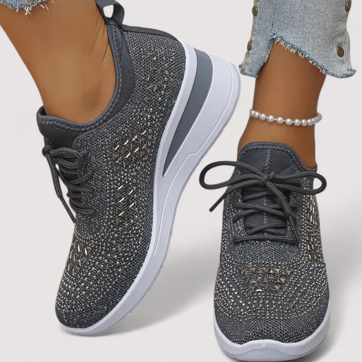 Damen Glitzer-Sneaker mit Schnürung, ideal für Frühling & Sommer. Bequem und modisch für den Alltag.