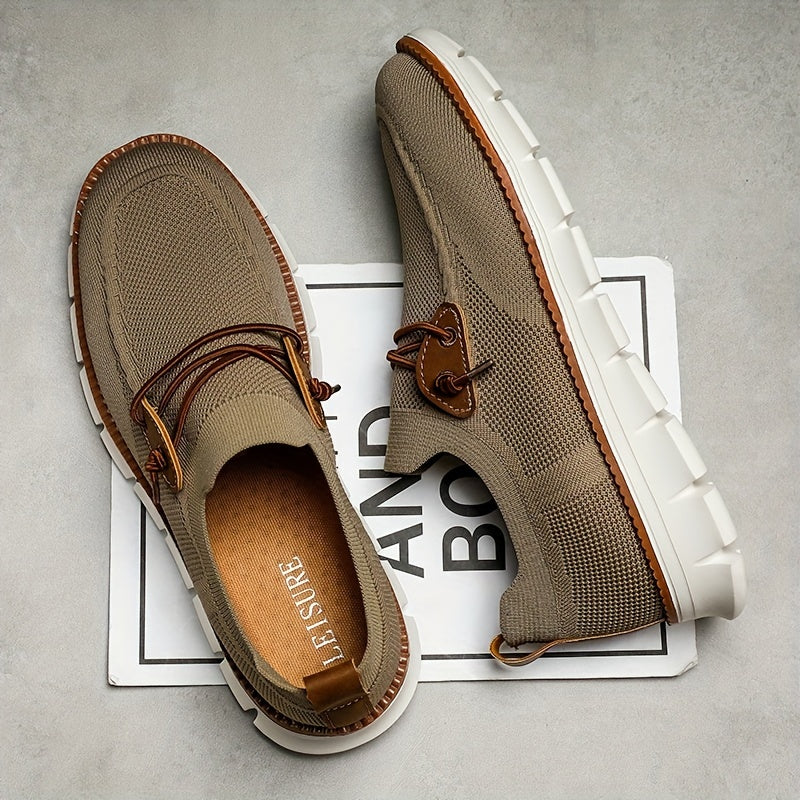 Modische Herren Sneaker in Khaki, flexibel und leicht