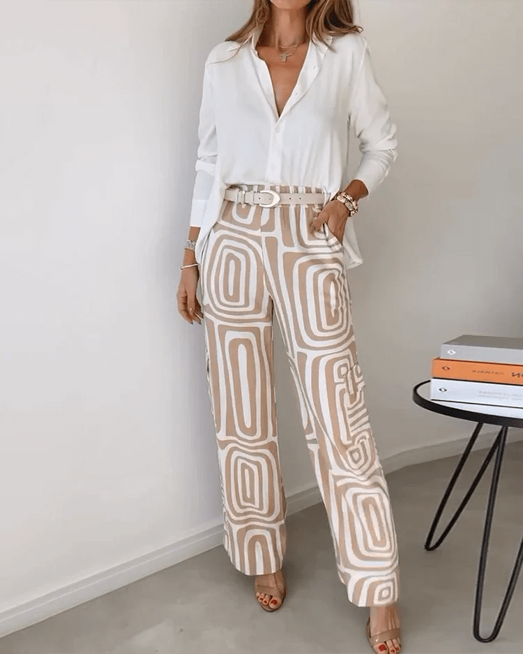 Ordentliches Set mit Bluse und Gürtel