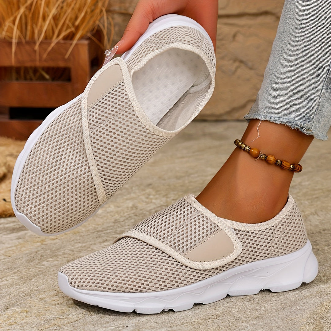 Bequeme beige Slip-On Sneaker für Damen, Ansicht von oben