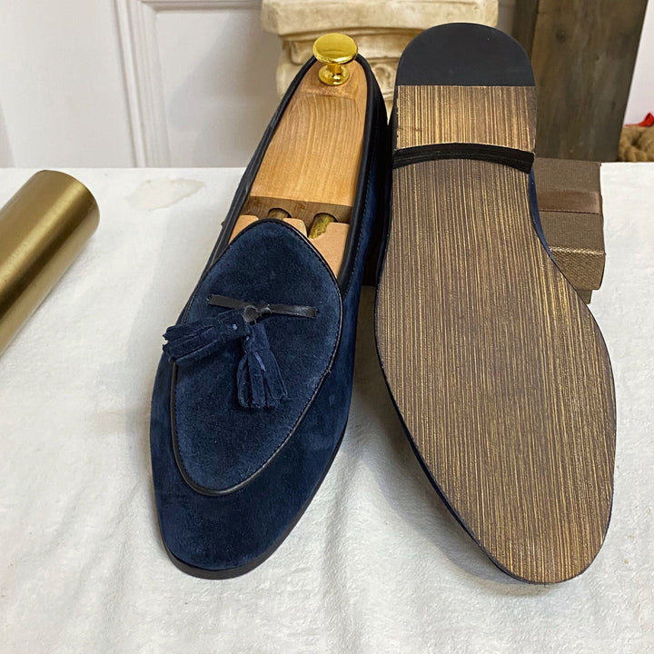 Khakifarbene Herren Slipper mit stilvoller Formgebung