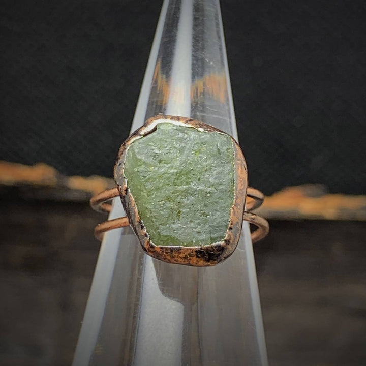 Rohstein-Geburtsring: Unikat-Schmuck